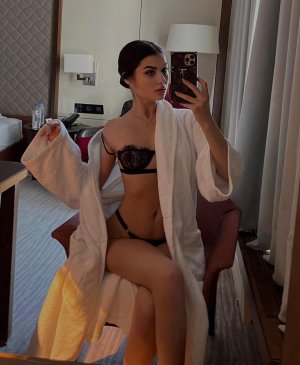 Женя, 19